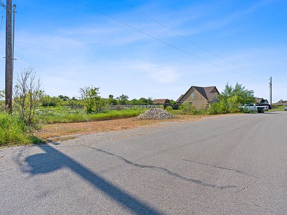 5th image of 296 E Ridge Ln