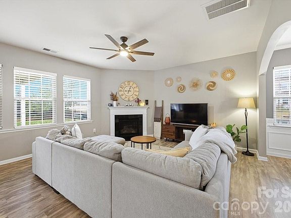 3rd image of 13049 Whitemarsh Hall Dr