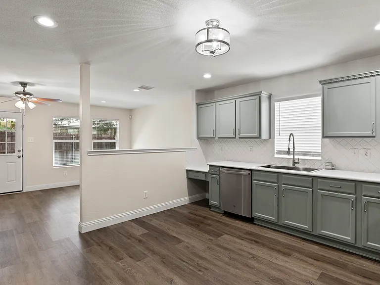 12900 Cedar Hollow Dr — Photo 6
