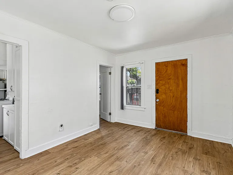 4214-4240 S. Hoover St. — Photo 20