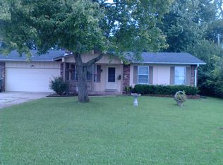 15 Arnold Ave, Saint Peters, MO 63376