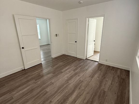 5th image of 422 1/2 N Glenwood Pl #422-1/2