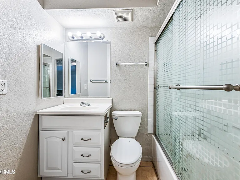 1560 W Sahuaro Dr #1 — Photo 8