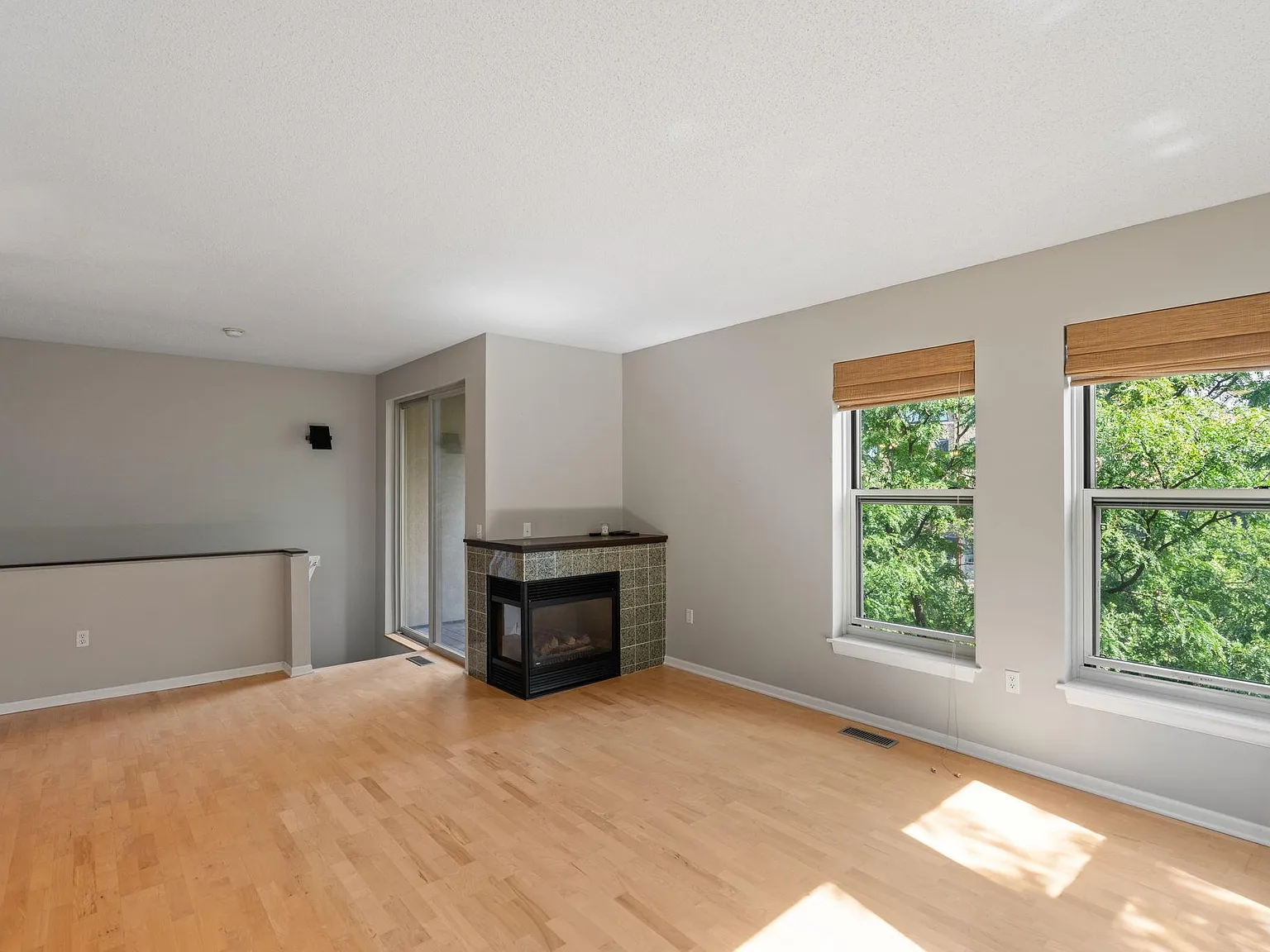 2 bed, 2.5 bath, 1353 sqft, $2,650 — Photo 4