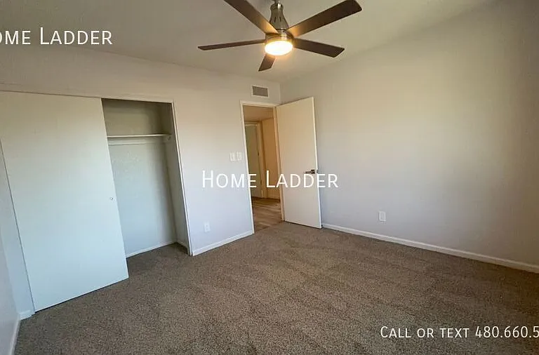 4362 E Ludlow Dr — Photo 16