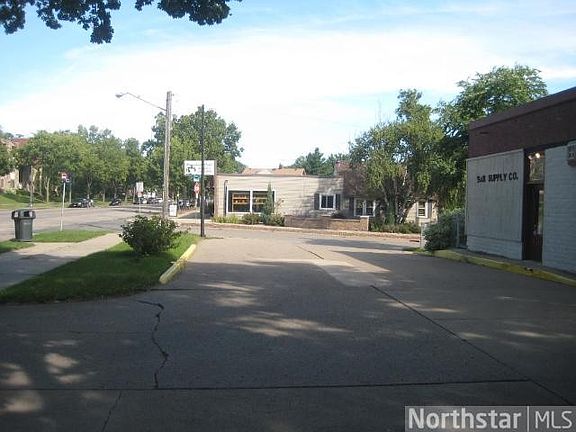 3rd image of 4501 Minnehaha Ave