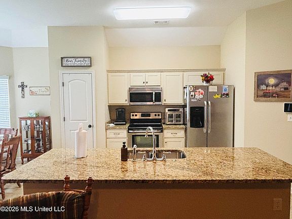 3rd image of 4132 Bramble Crest Dr