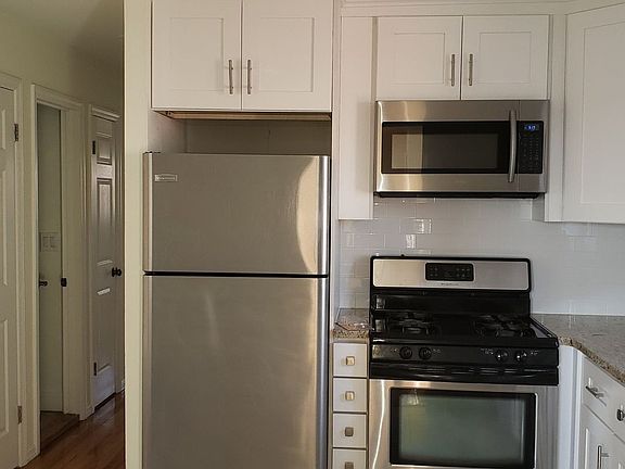 4th image of 6136 171st St #2
