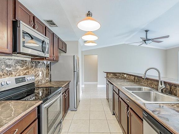 4th image of 7516 Willow Wisp Dr W