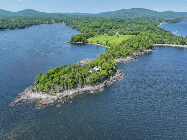 80 Hayfield Way, Rockport, ME 04856