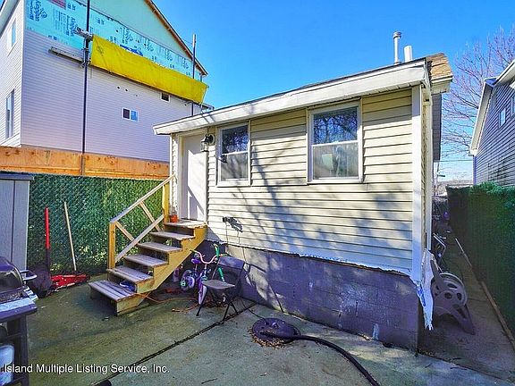 4th image of 158 Grimsby St
