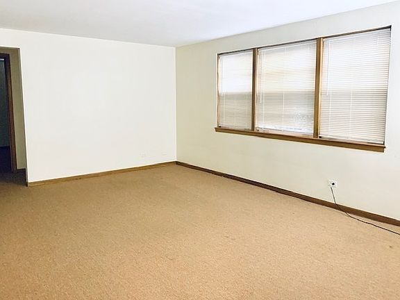 4th image of 4401 N Meade Ave #1