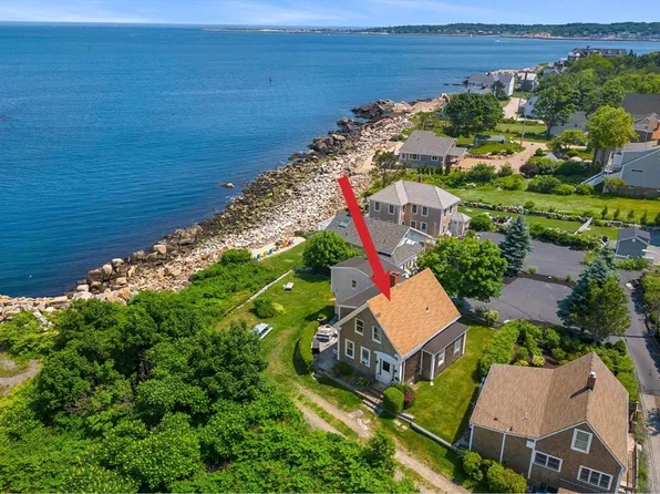 4 Edgemere Rd, Rockport, MA 01966