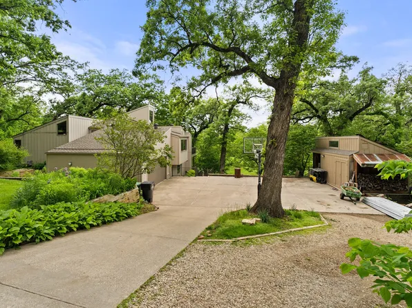 1860 SE 82nd St, Runnells, IA 50237