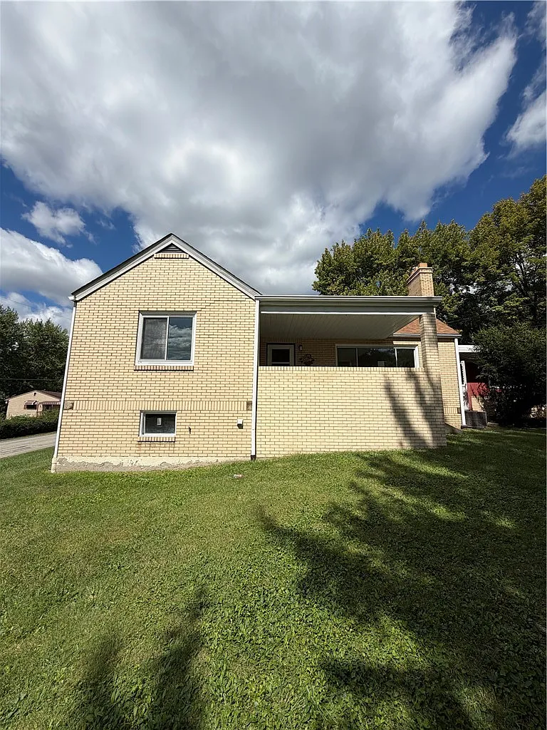 4 bed, 1864 sqft, $1,800 — Photo 2