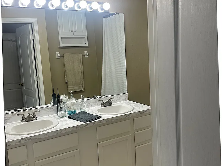 1042 Vista Cay Ct — Photo 12