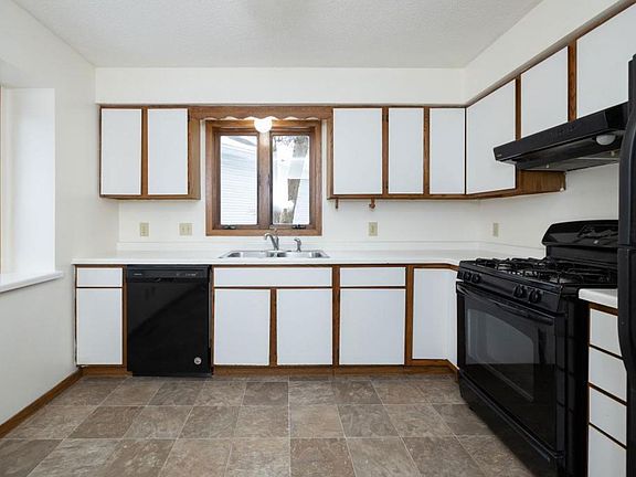 4th image of 1283 McAfee St