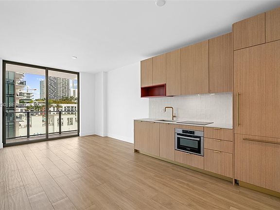 3rd image of 90 NE 32nd St #1009