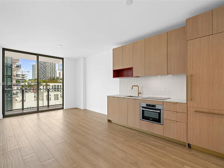 90 NE 32nd St #1009 — Photo 3