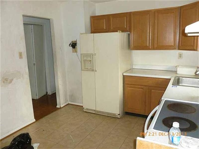 2nd image of 935 Fall Ridge Way