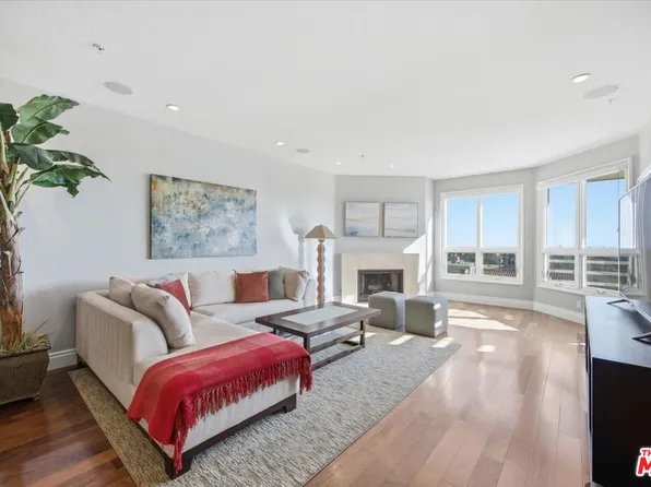 2602 E 20th St Unit 202B, Signal Hill, CA 90755