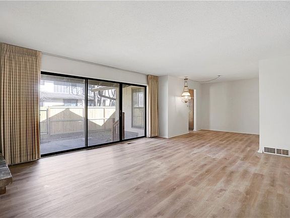 4th image of 10219 Conser St