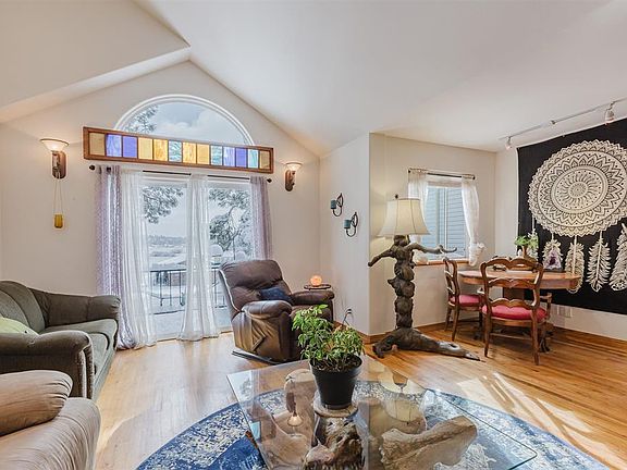 3rd image of 908 Cloud Cap Avenue