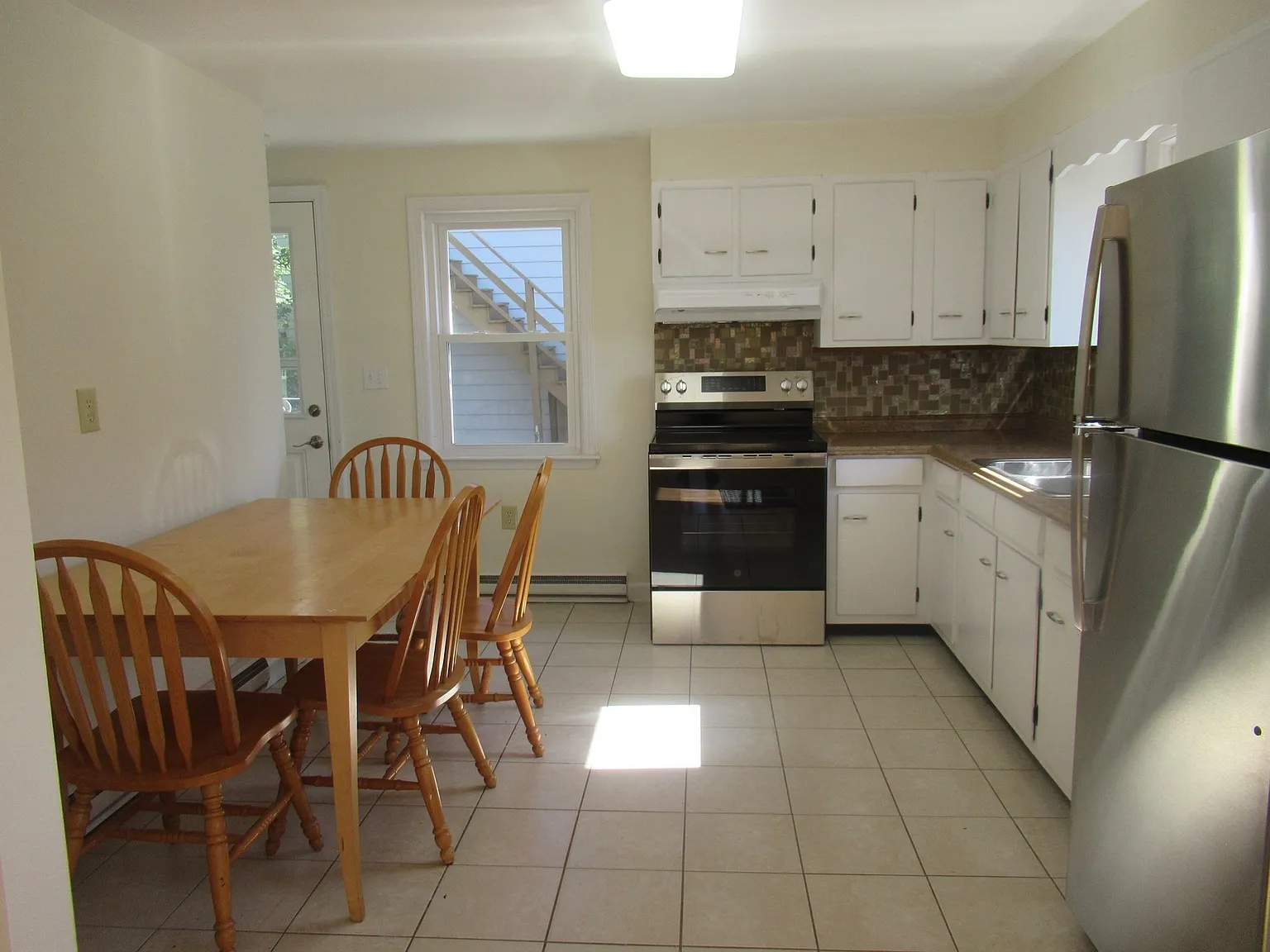 2 bed, 1.0 bath, 725 sqft, $2,500 — Photo 3