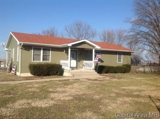 445 E North St, Roodhouse, IL 62082