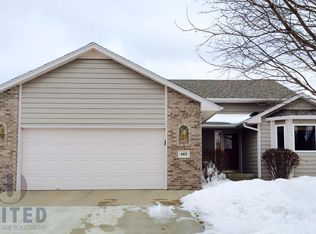 463 Eagle Cir, Dakota Dunes, SD 57049