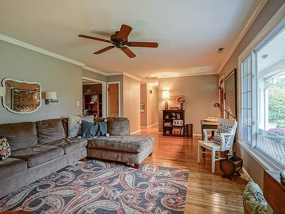 5th image of 7970 Campbell Ave