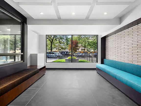 5th image of 643 E 7th St #1A