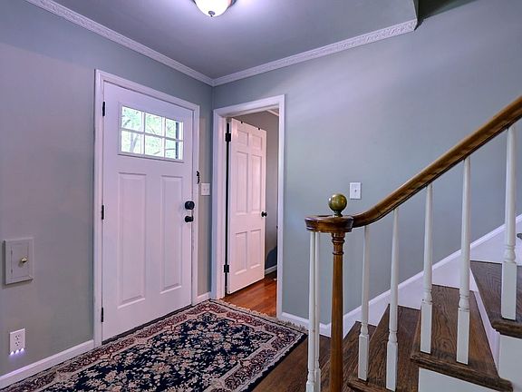 4th image of 448 E 66th St