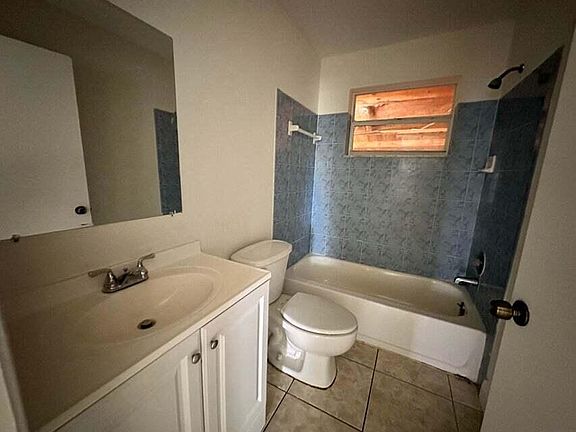 3rd image of 4722 Myrtle Drive #A & B