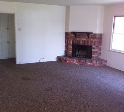 4th image of 4231 Tuller Ave