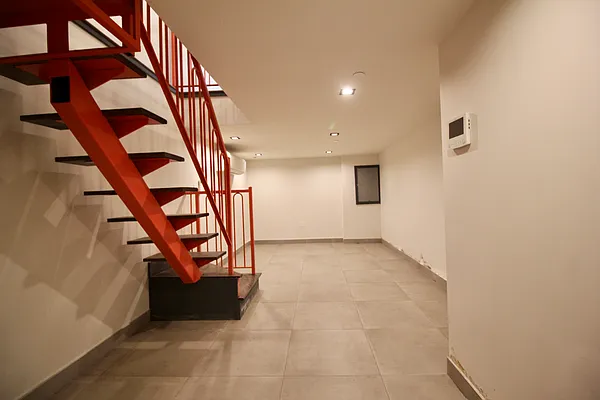 Rented by Hagstrom Management Inc | media 8