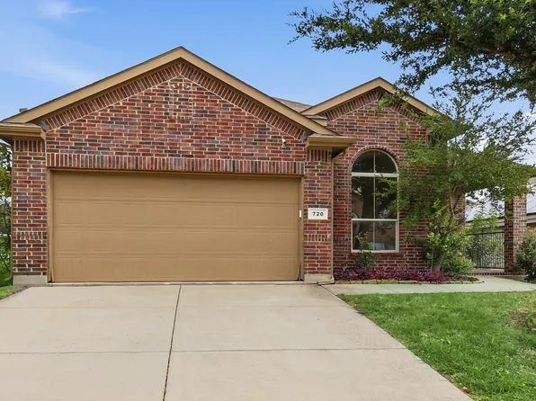720 Rio Bravo Dr, Haslet, TX 76052
