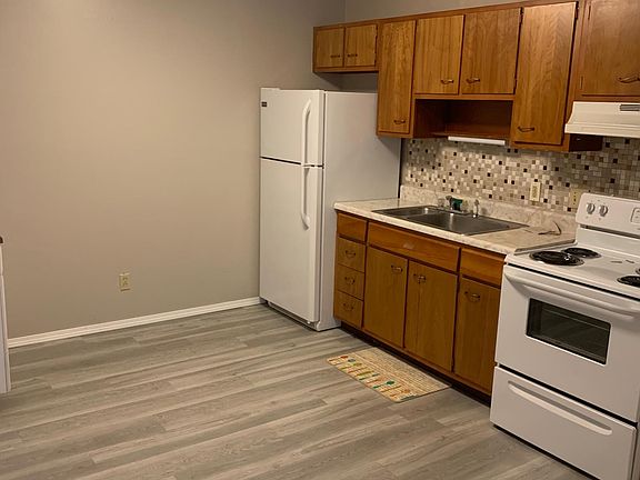 5th image of 805 South St APT A