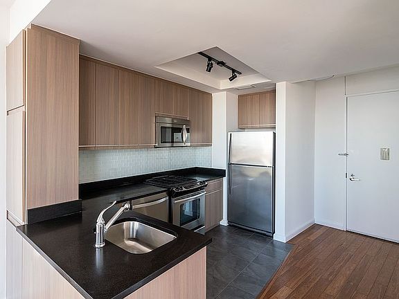 4th image of 66 Rockwell Pl APT 9E