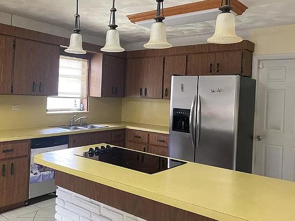 4th image of 1126 Dove Ave