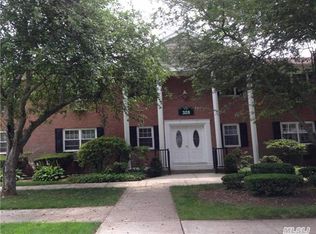 328 Lakeland Ave APT 1D, Sayville, NY 11782