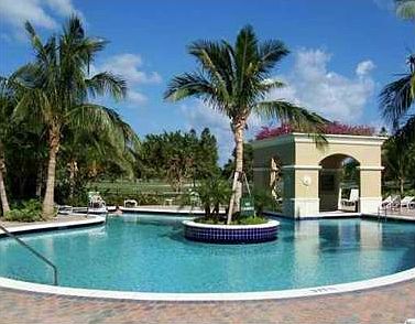 5th image of 19501 W Country Club Dr APT 1611