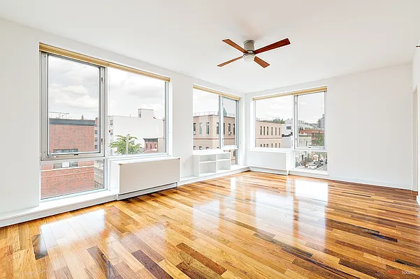 Sold by Modern Spaces | media 5