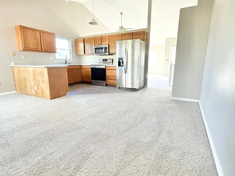 6505 Turkey Tracks Rd — Photo 2