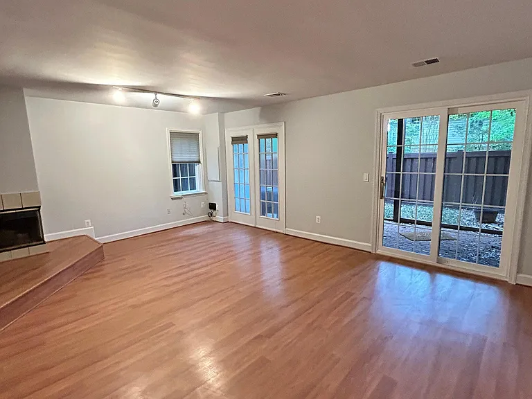 8021 Merry Oaks Ct — Photo 52