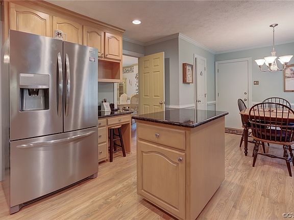 3rd image of 3660 Horseshoe Dr