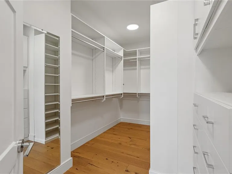 2425 Peachtree Rd NE #403 — Photo 23