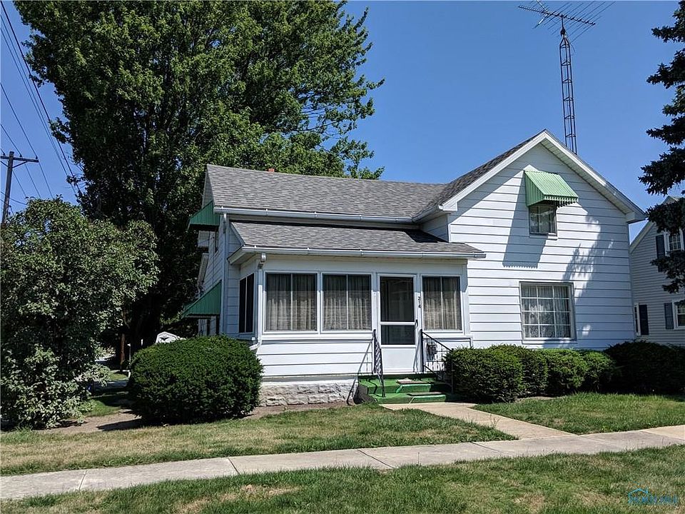 1st image of 214 W Oak St