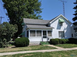 214 W Oak St, Oak Harbor, OH 43449