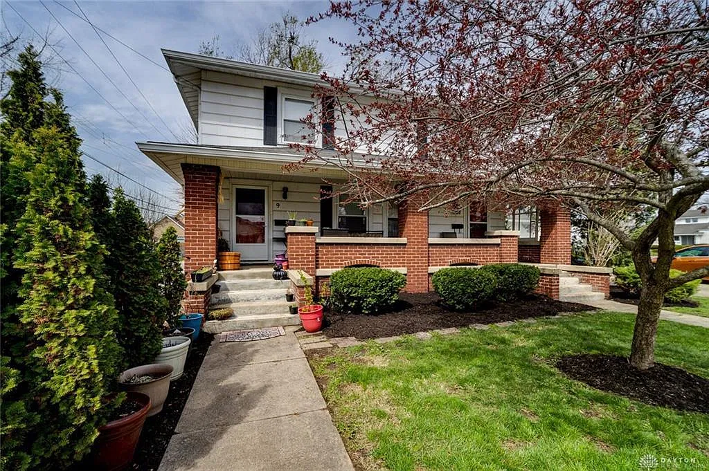 2 bed, 1.0 bath, 1088 sqft, $1,200 — Photo 1